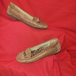 Vionic Mesa Suede Moc Toe Loafer